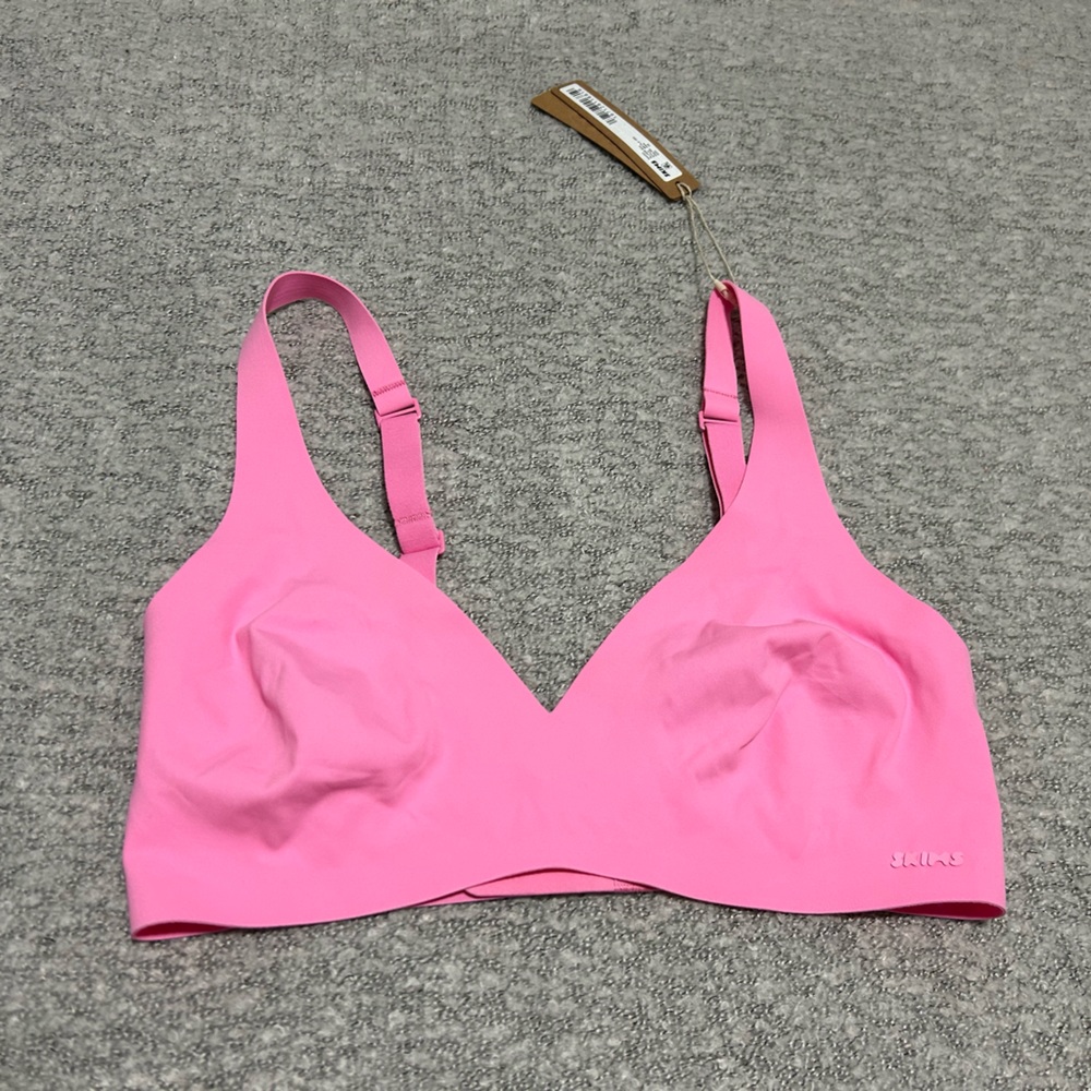 Set of 2 Skims Bras 32C and XS - Picture 3 of 4